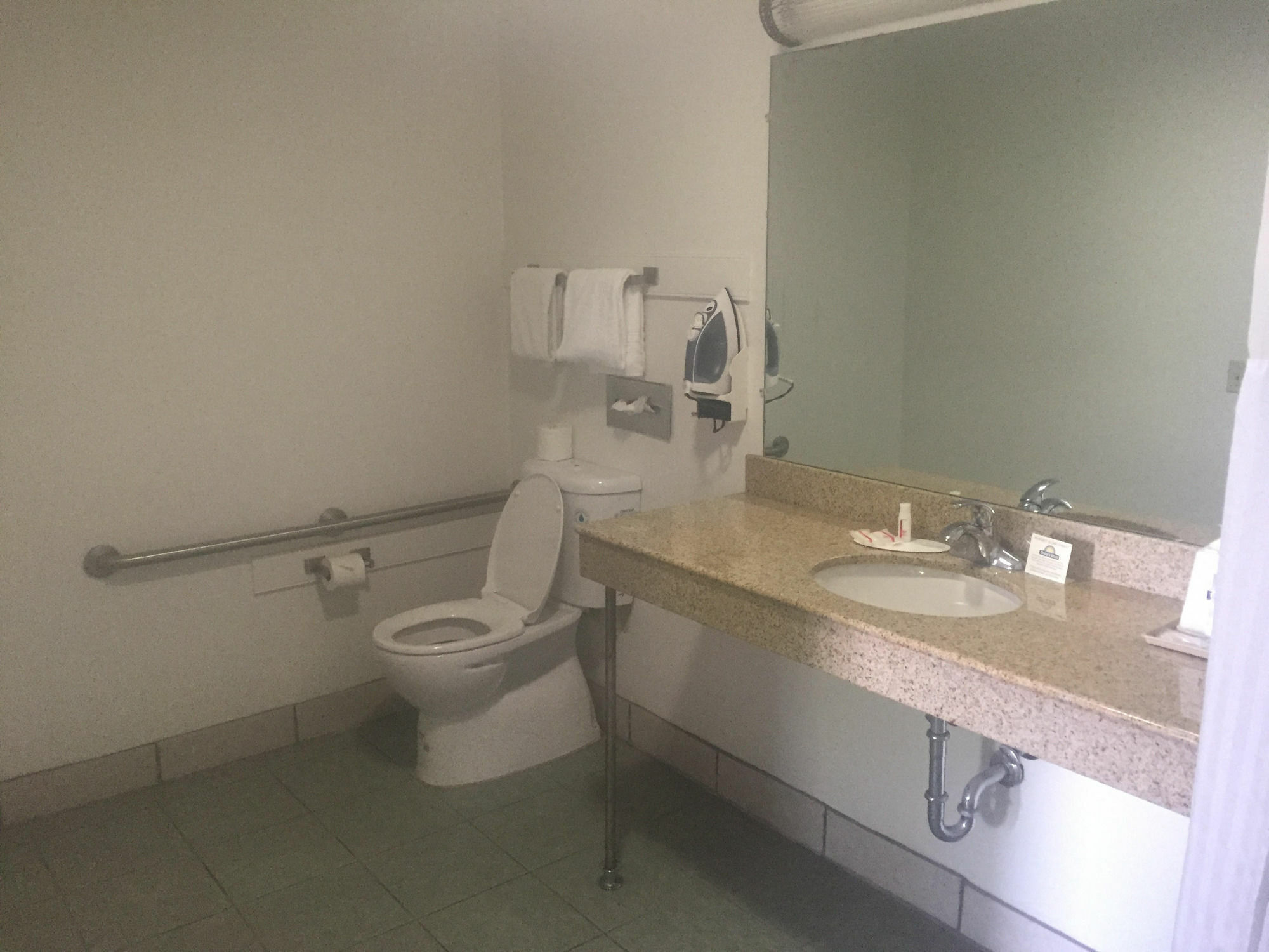 Days Inn By Wyndham Raleigh Glenwood-Crabtree Esterno foto